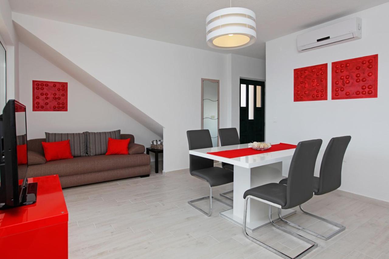 Iris Apartments Bol (Adults Only) Exterior photo