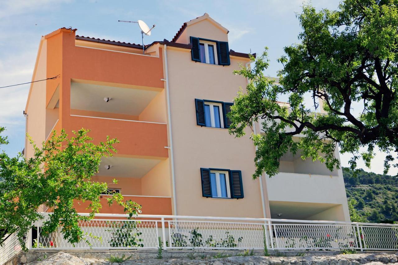 Iris Apartments Bol (Adults Only) Exterior photo